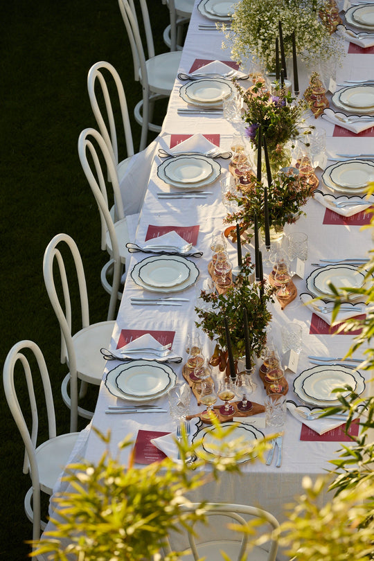 A Classic, Chic Christmas Table