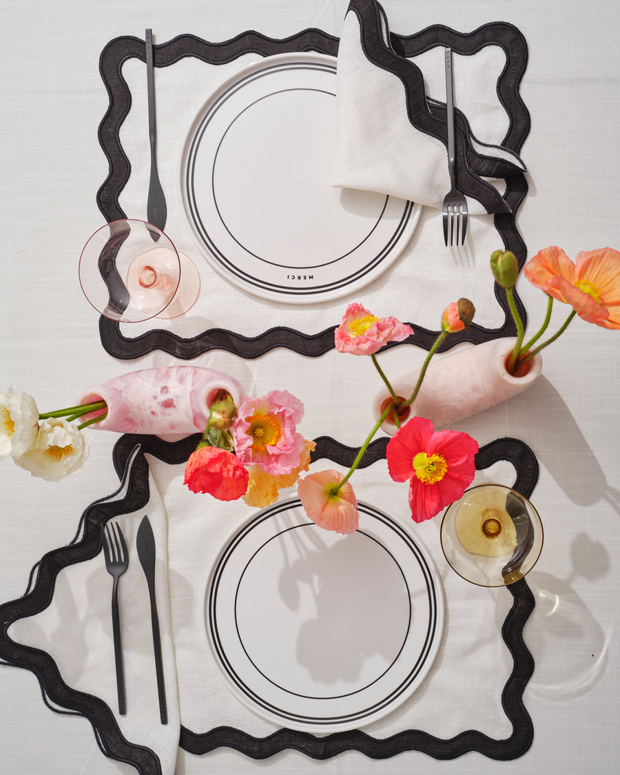 Black Scalloped Edge Napkin & Placemat Set - Set of 4